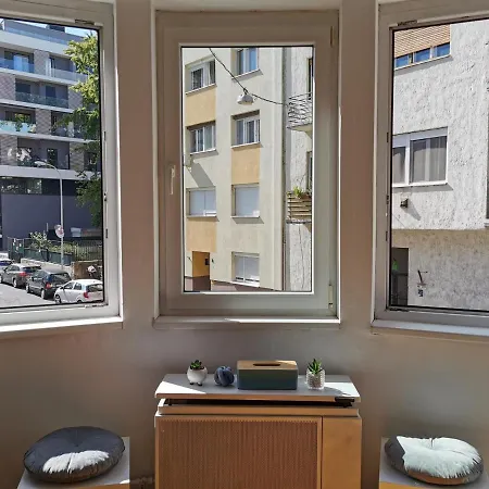 Central Buda Side Studio דירה